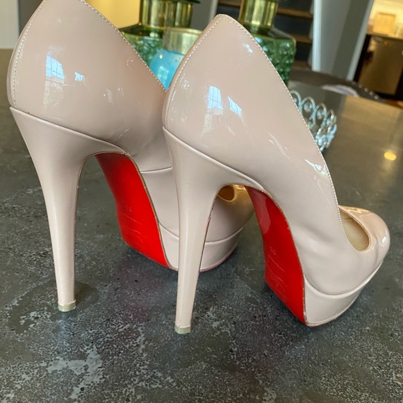 Shoes - Picture 2 of 8